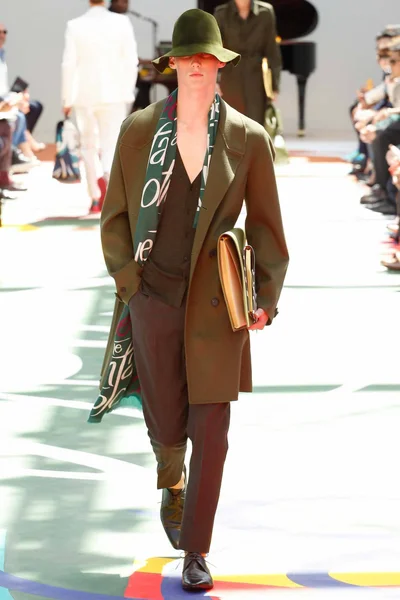 Look 29